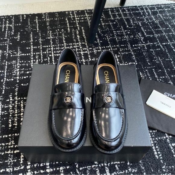 CHANEL Shiny Black Men's Slip-On Loafers - Picture 1 of 7